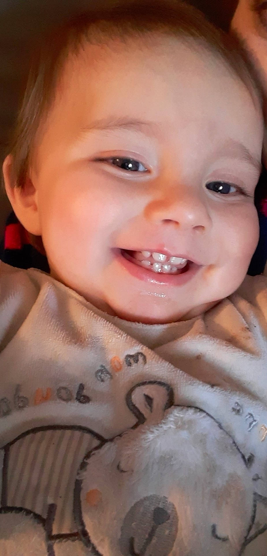 Mathyas a rejoint le concours — aidez-le/la à gagner de superbes lots ! baby, cheek, child, chin, close_up, eye, eyebrow, face, facial_expression, forehead, head, iris, joy, laugh, lip, mouth, nose, organ, person, skin