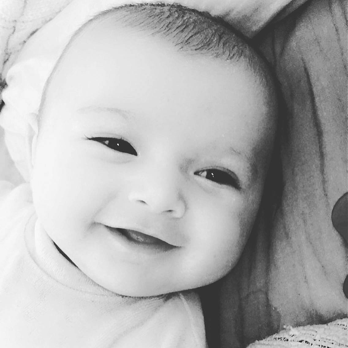 Aimé participe au concours pour gagner de l'argent avec cette photo : cheek, chin, ear, eye, eyebrow, eyelash, facial_expression, flash_photography, forehead, hairstyle, happy, head, iris, joy, lip, mouth, nose, organ, person, skin