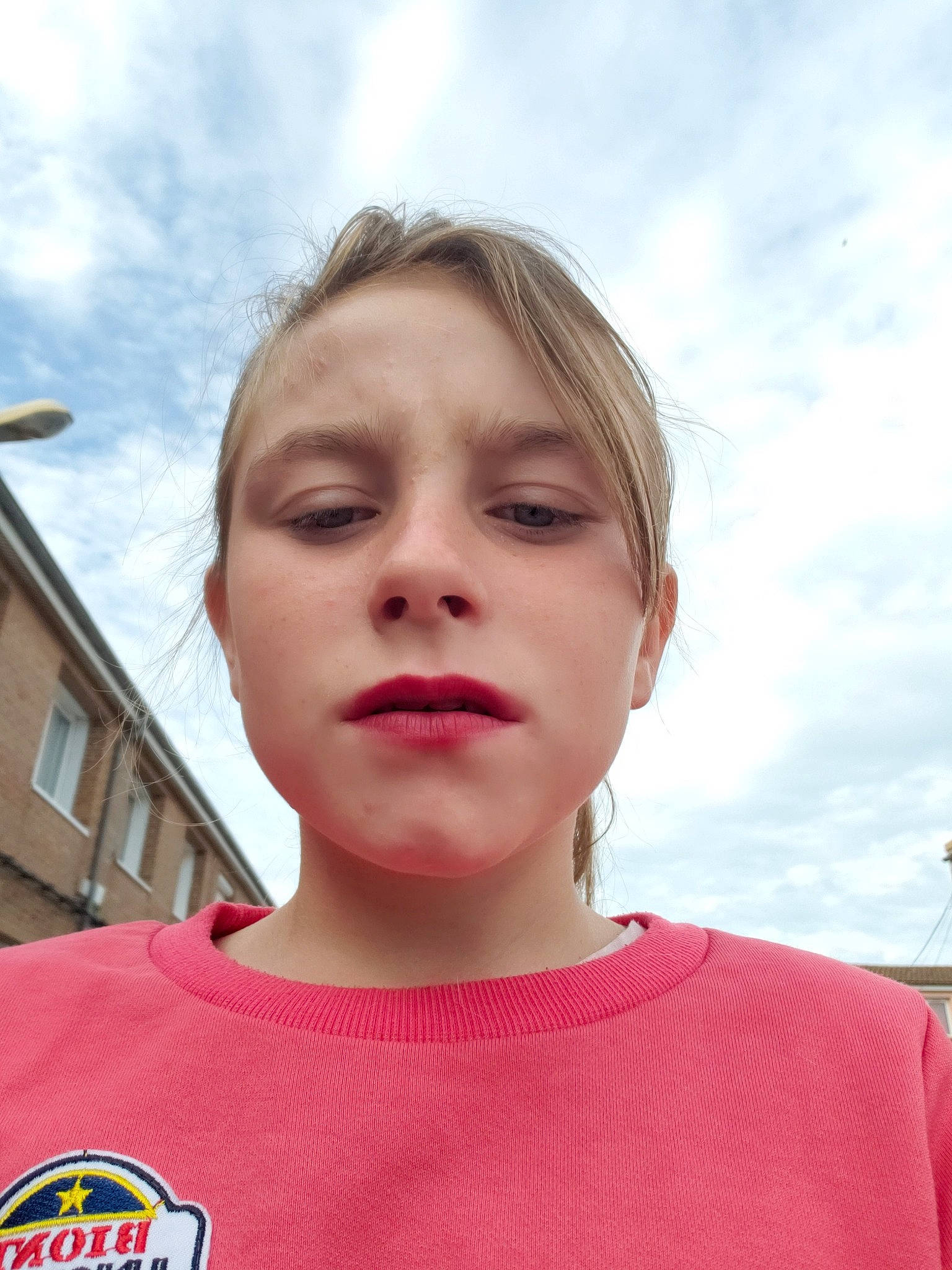 Priscilla participe au concours pour gagner de l'argent avec cette photo : boy, cheek, child, chin, ear, eyebrow, face, forehead, girl, hairstyle, head, human_hair_color, jaw, lip, mouth, neck, nose, person, skin, smile