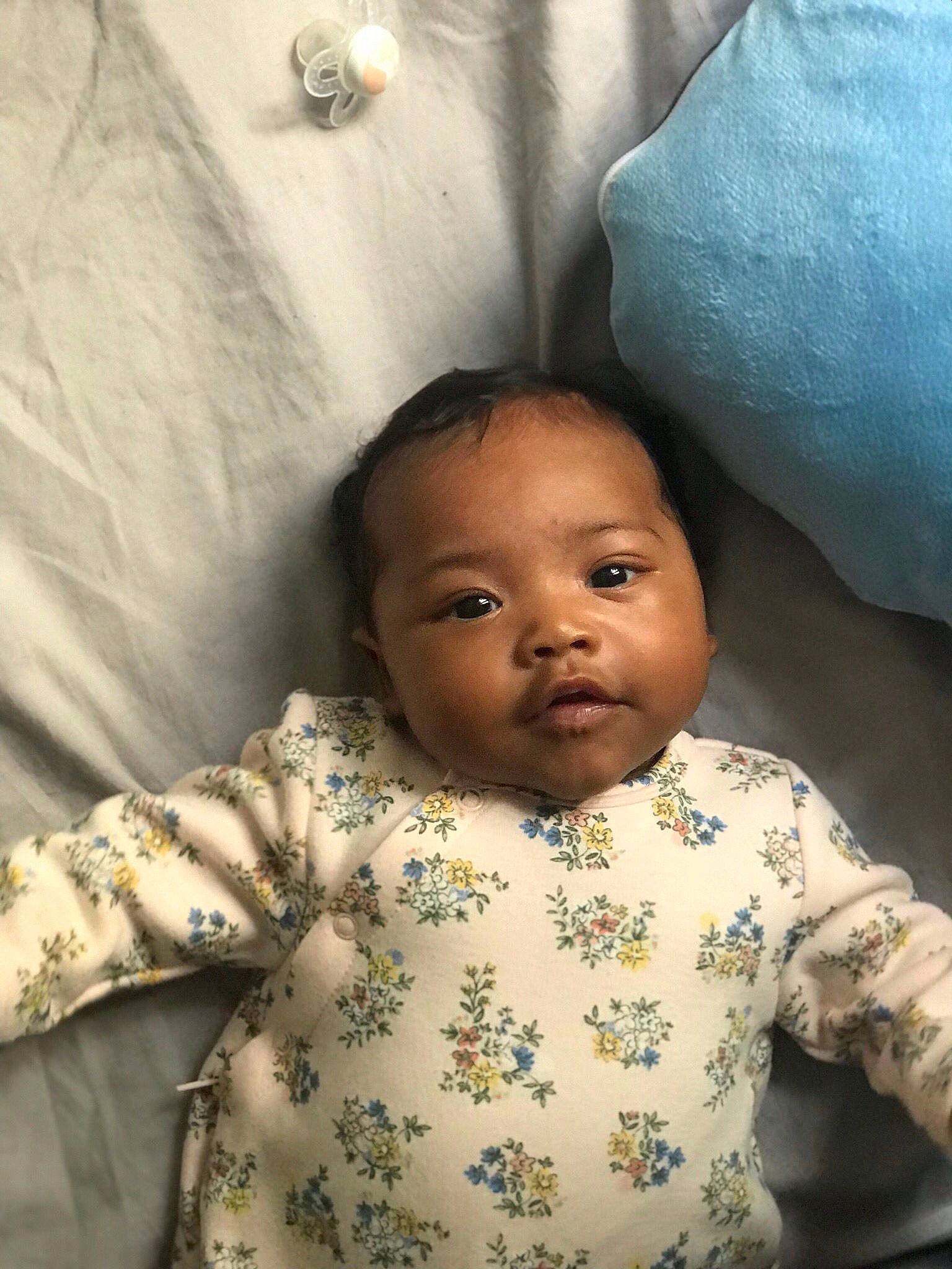 Yanitza a rejoint le concours — aidez-le/la à gagner de superbes lots ! baby, cheek, comfort, eye, eyebrow, facial_expression, forehead, happy, head, human, lip, mouth, nose, people, person, skin, sleeve, smile, textile, toddler