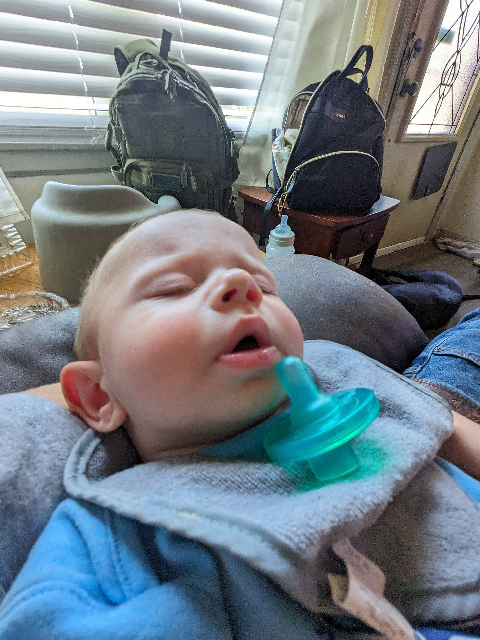 Oliver joined the competition — help win amazing prizes! auto_part, automotive_design, baby, baby_products, baby_toddler_clothing, car_seat, car_seat_cover, child, comfort, family_car, fun, head, head_restraint, lamp, motor_vehicle, person, room, sitting, toddler, vacation