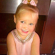 Lucia is registered to the contest to win money with this photo: