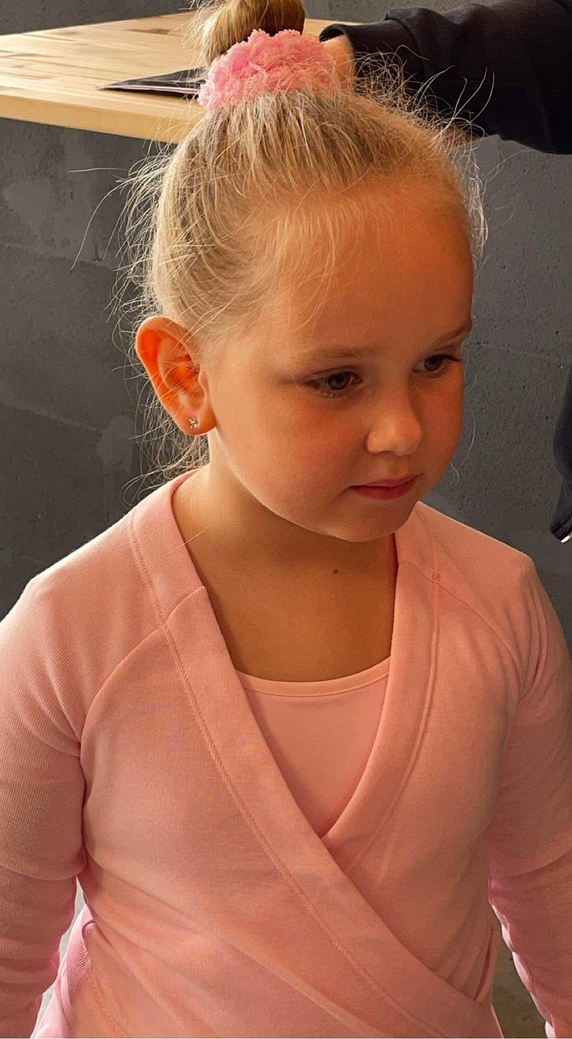 Alessandra a rejoint le concours — aidez-le/la à gagner de superbes lots ! cheek, chest, cool, ear, eyebrow, eyelash, forehead, head, iris, jaw, jewellery, lip, long_hair, neck, nose, person, shoulder, skin, sleeve, toddler