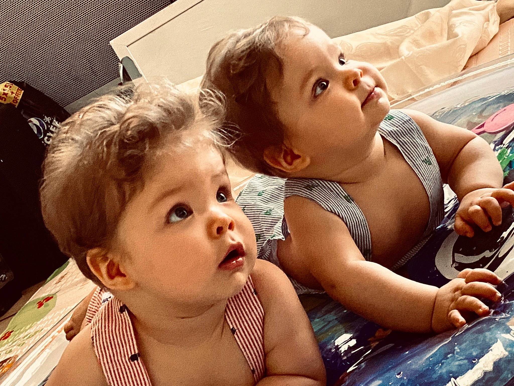 Louka Logan participe au concours pour gagner de l'argent avec cette photo : baby, bathing, cheek, chest, child, eye, eyelash, face, facial_expression, finger, fun, hair, happy, head, iris, leisure, mouth, person, skin, summer