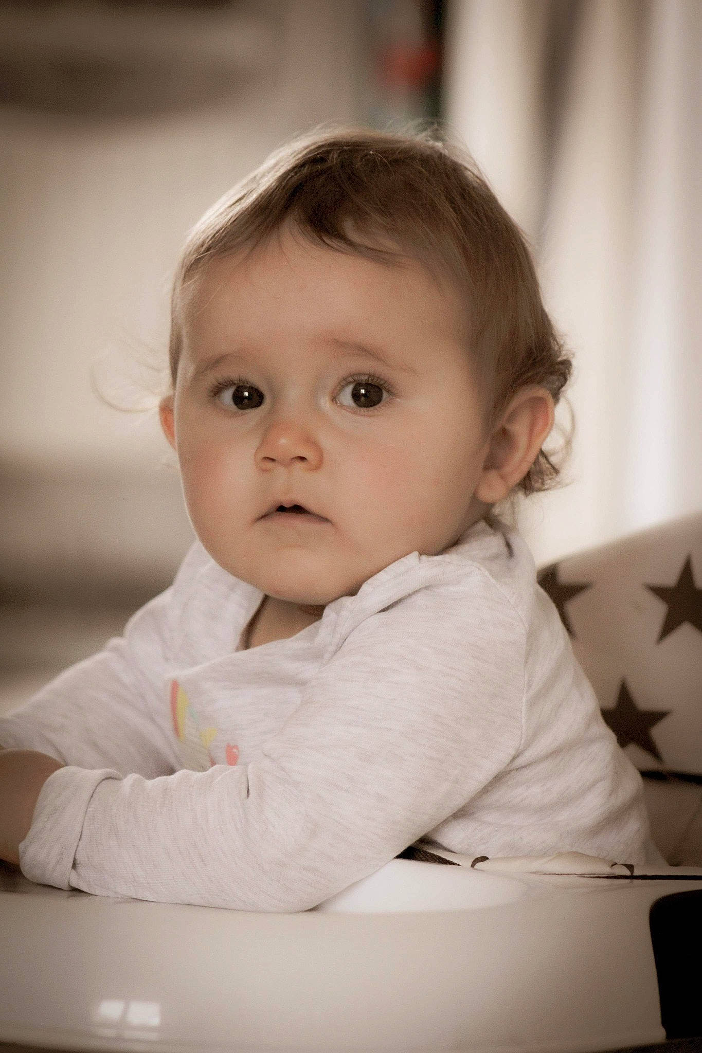 Valentine participe au concours pour gagner de l'argent avec cette photo : baby, baby_toddler_clothing, cheek, child, chin, comfort, eyebrow, facial_expression, flash_photography, fun, happy, iris, lip, no_expression, nose, person, portrait_photography, sitting, skin, sleeve