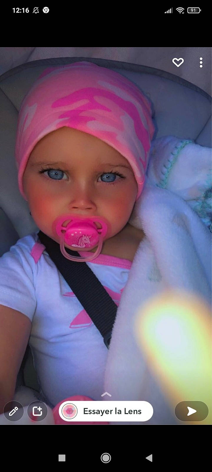 Kenza a rejoint le concours — aidez-le/la à gagner de superbes lots ! baby, cap, cheek, dress, eye, eyebrow, eyelash, finger, hand, head, headwear, helmet, human_body, iris, lip, mouth, neck, nose, person, pink