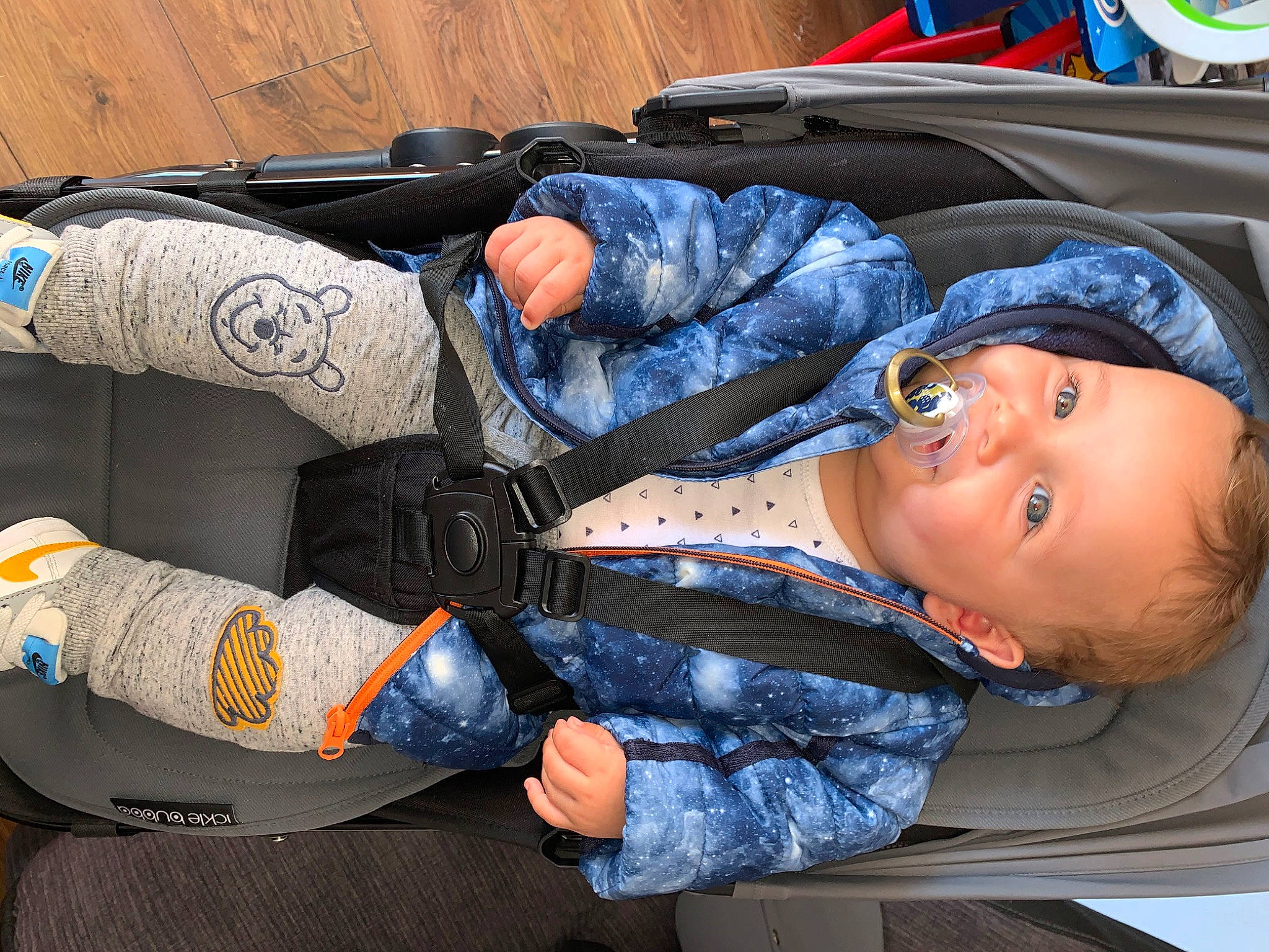 Amarion is registered to the contest to win money with this photo: child, jeans, person