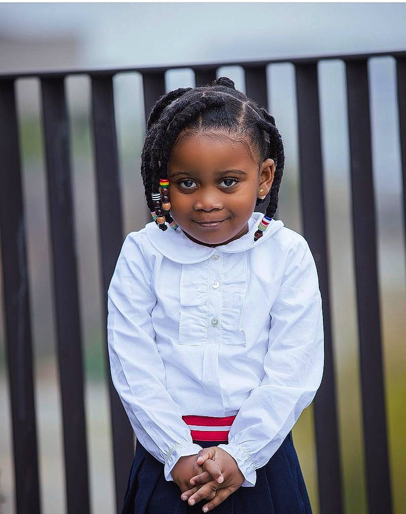 Chloé Chela participe au concours pour gagner de l'argent avec cette photo : black_hair, child, dress, electric_blue, event, eye, fashion, fashion_accessory, fashion_design, flash_photography, formal_wear, fun, happy, jewellery, joy, person, portrait_photography, school_uniform, sleeve, toddler