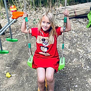 Erynn a rejoint le concours — aidez-le/la à gagner de superbes lots ! child, clothing, face, female, footwear, girl, grass, head, nature, outdoorplayarea, outdoors, park, person, photography, plant, playarea, portrait, shoe, tree, vegetation