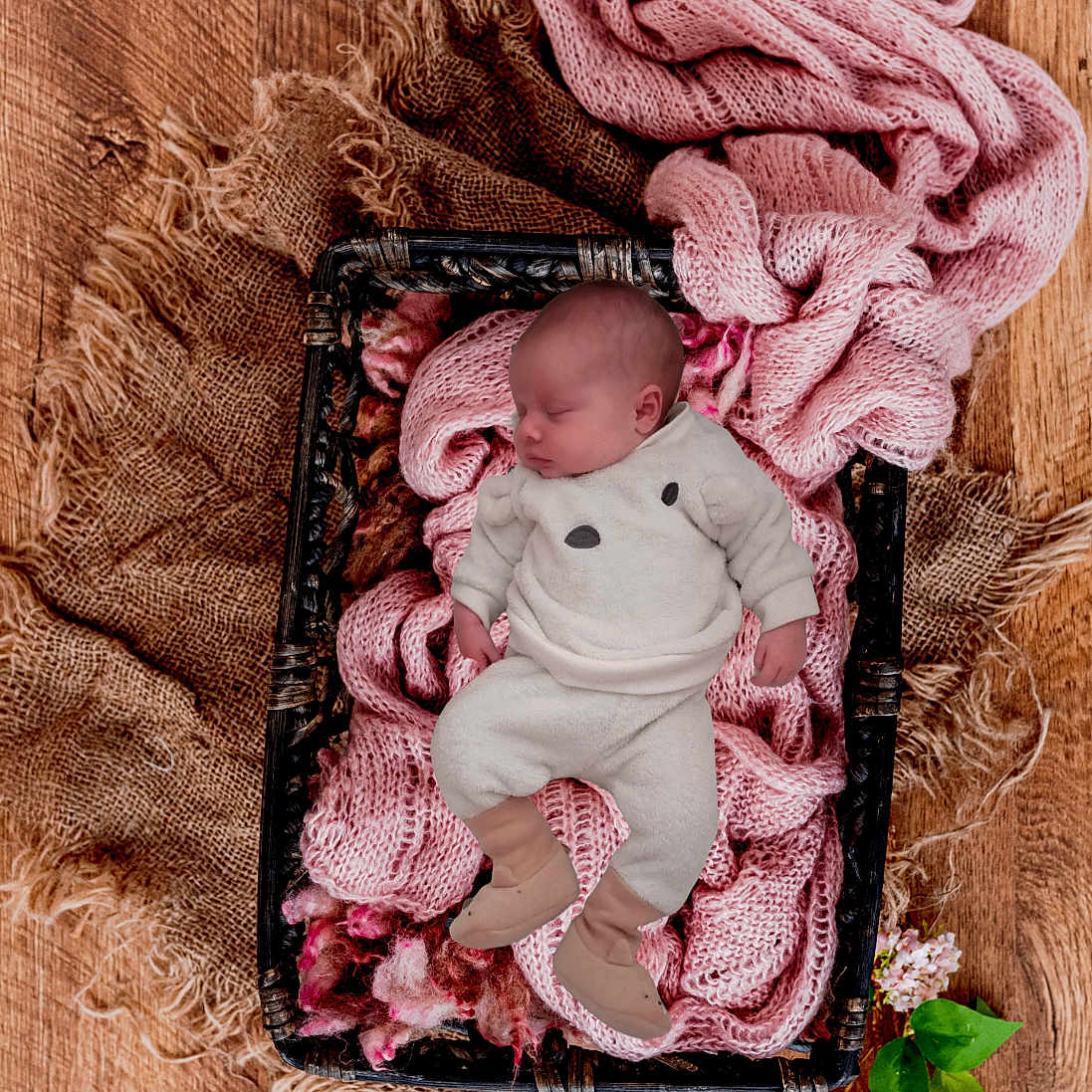 Louna participe au concours pour gagner de l'argent avec cette photo : baby, basket, bed, blanket, clothing, cradle, crib, face, furniture, hardwood, hat, head, infantbed, newborn, person, photography, portrait, scarf, sleeping, wood