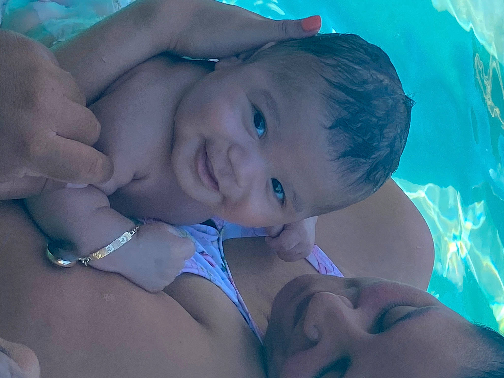 Georgie is registered to the contest to win money with this photo: arm, cheek, cloud, eye, eyebrow, eyelash, facial_expression, hair, hairstyle, hand, head, lip, mouth, muscle, nose, person, shoulder, skin, smile, vertebrate