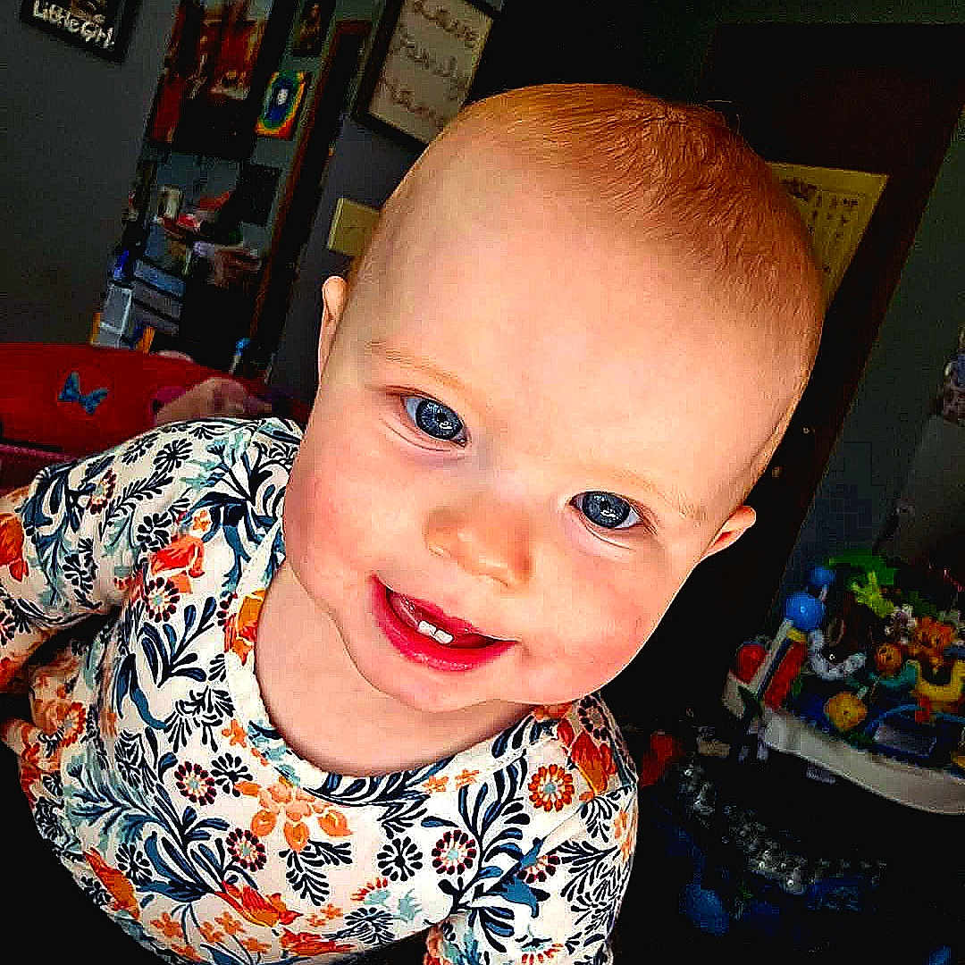 Raven is registered to the contest to win money with this photo: baby, babylaughing, blonde, bodypart, cosmetics, crawling, face, hair, happy, head, laughing, lipstick, mouth, person, photoframe, photography, portrait, selfie, smile, teeth