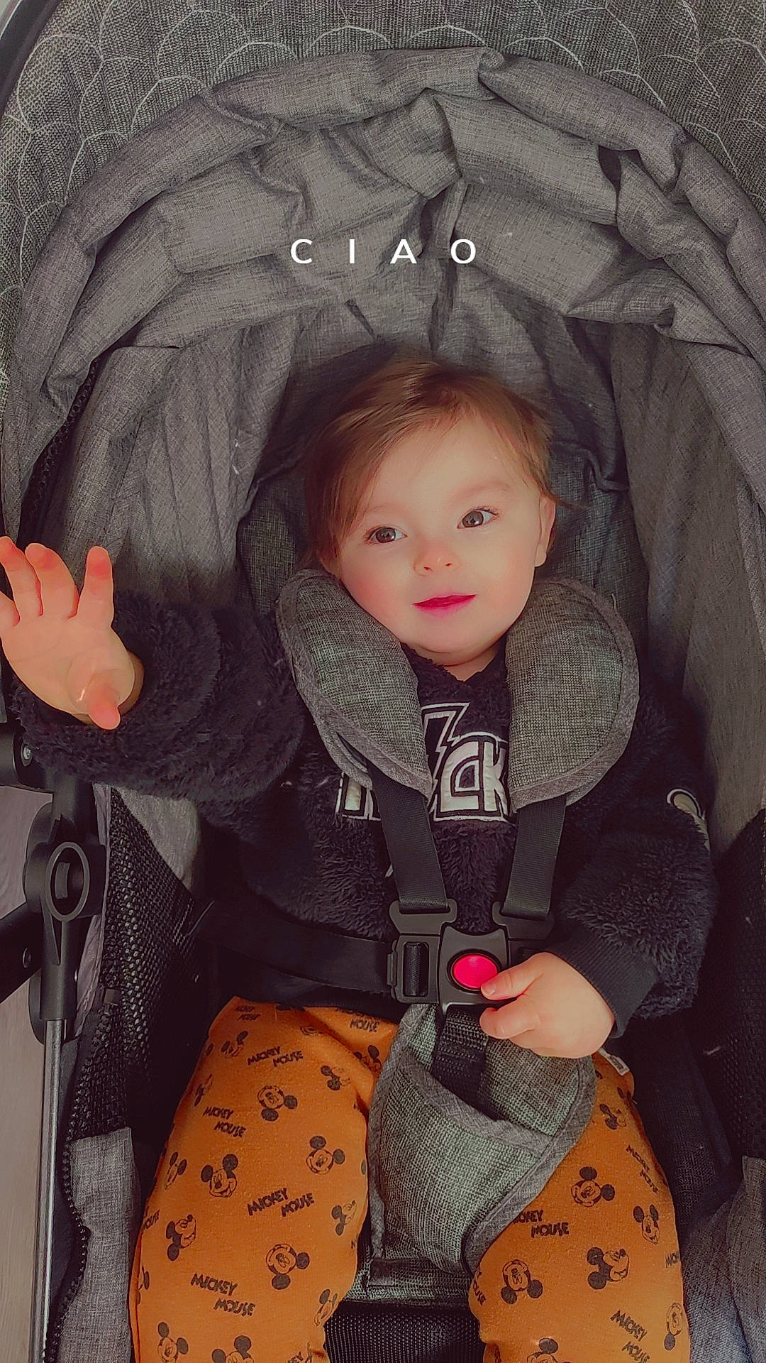 Nelya a rejoint le concours — aidez-le/la à gagner de superbes lots ! cheek, comfort, cool, eye, eyelash, facial_expression, flash_photography, gesture, hairstyle, human, human_body, iris, lip, mouth, outerwear, person, product, skin, sleeve, textile