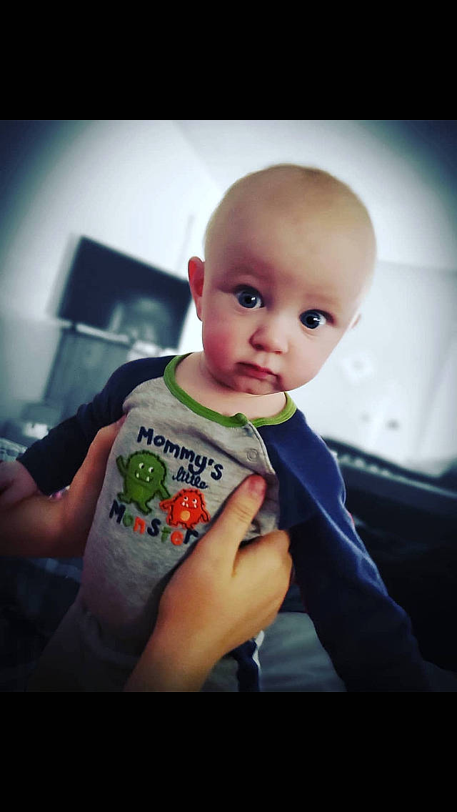 Dominik is registered to the contest to win money with this photo: arm, baby, cheek, child, cool, ear, eye, face, forehead, hand, head, mouth, nose, person, photography, product, skin, sky, smile, t_shirt