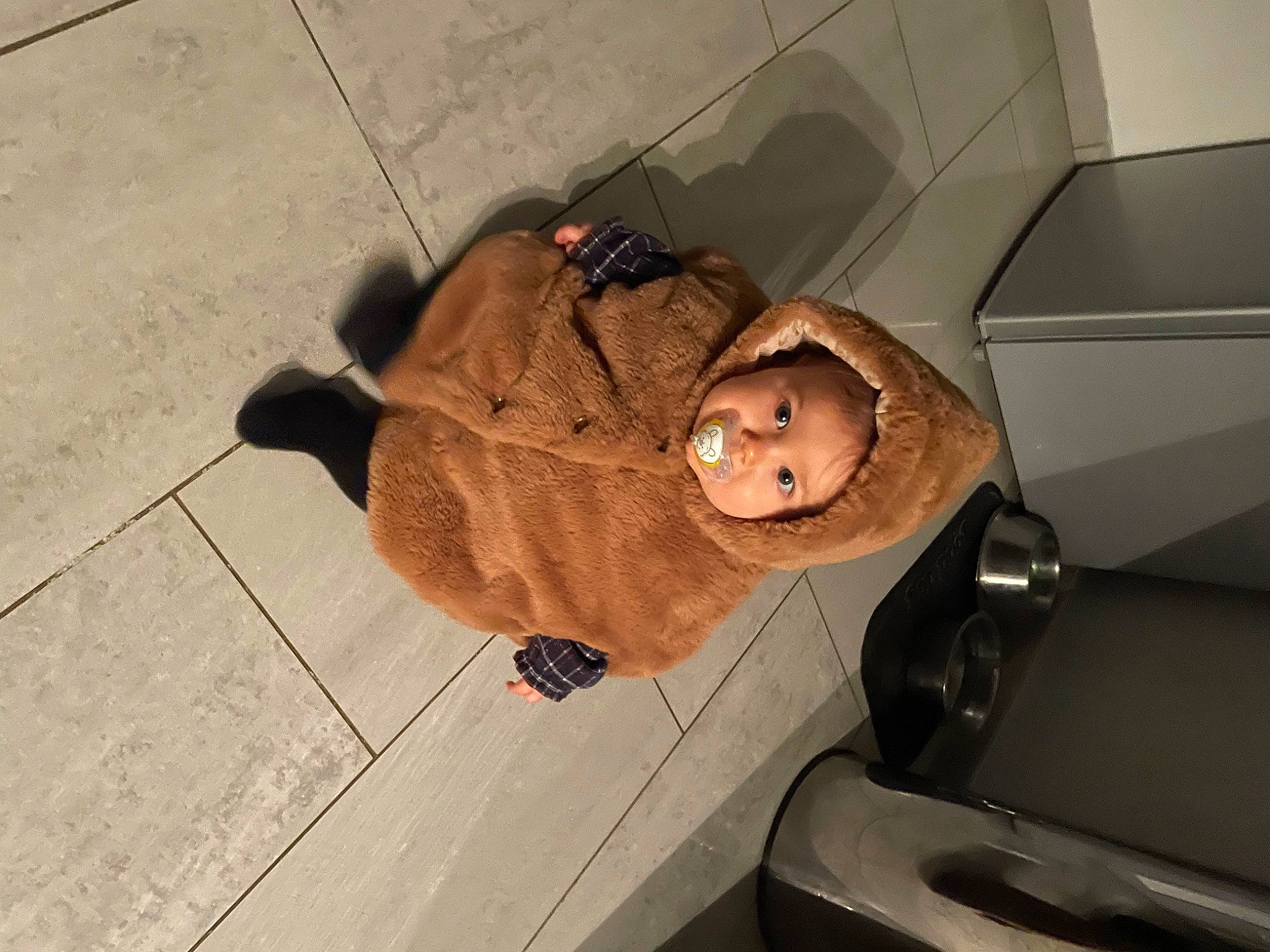 Alison a rejoint le concours — aidez-le/la à gagner de superbes lots ! automotive_design, automotive_exterior, automotive_lighting, bumper, car, comfort, eyewear, floor, flooring, hardwood, headwear, hood, motor_vehicle, person, personal_luxury_car, sunglasses, tints_and_shades, trunk, vehicle, vehicle_door