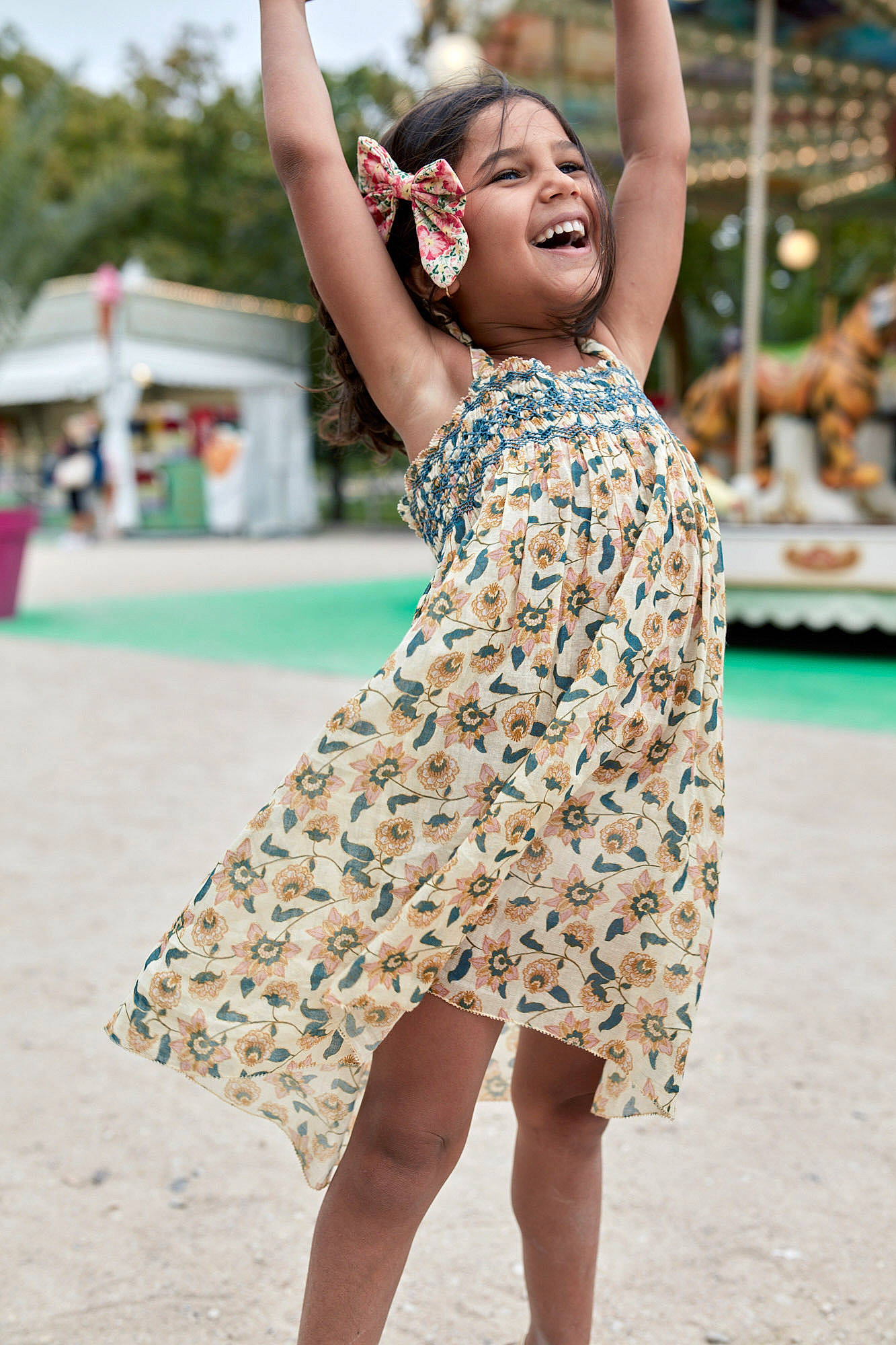 Zineb a rejoint le concours — aidez-le/la à gagner de superbes lots ! cocktail_dress, day_dress, dress, ear, finger, foot, leisure, nightwear, one_piece_garment, pattern, person, photo_shoot, polka_dot, portrait_photography, shoulder, spring, street_fashion, summer, trunk, waist