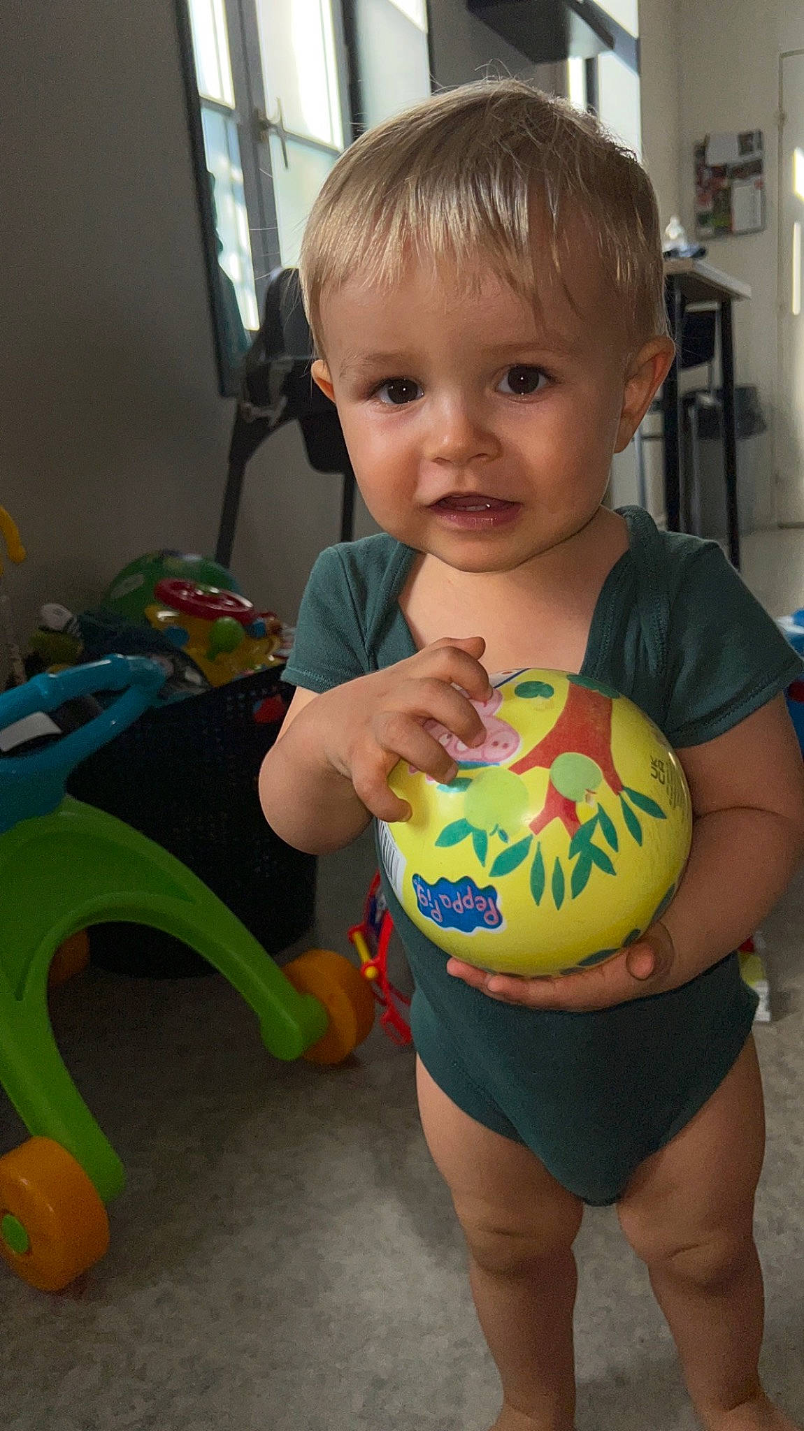 Eliano a rejoint le concours — aidez-le/la à gagner de superbes lots ! abdomen, cheek, chest, child, eye, face, hair, hairstyle, happy, head, human_body, joint, mouth, person, skin, stomach, thigh, toddler, trunk, waist