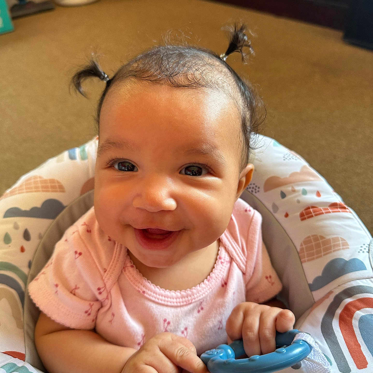 Estella is registered to the contest to win money with this photo: baby, babylaughing, blade, bodypart, couch, cutlery, face, finger, furniture, hand, happy, head, laughing, person, photography, portrait, razor, smile, spoon, weapon