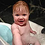 Maria a rejoint le concours — aidez-le/la à gagner de superbes lots ! baby, bathtub, bubbles, water, wet_hair, smiling, child, skin, hand, bath_time, happy, infant, person, cute, playful, indoors, young_child, joyful, splash, holding_hand