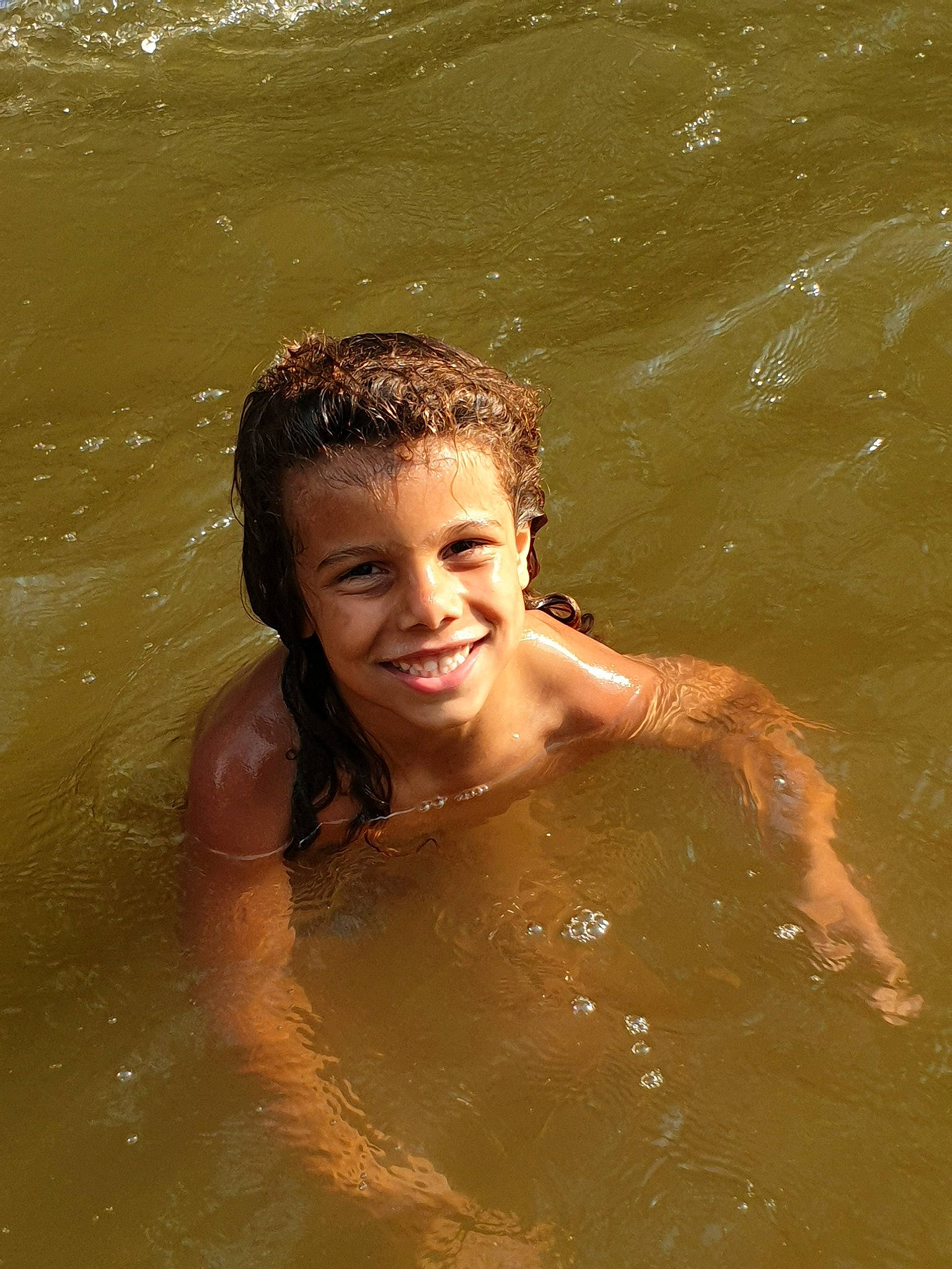 Mattéo a rejoint le concours — aidez-le/la à gagner de superbes lots ! bathing, beauty, fun, happy, joy, person, skin, smile, water