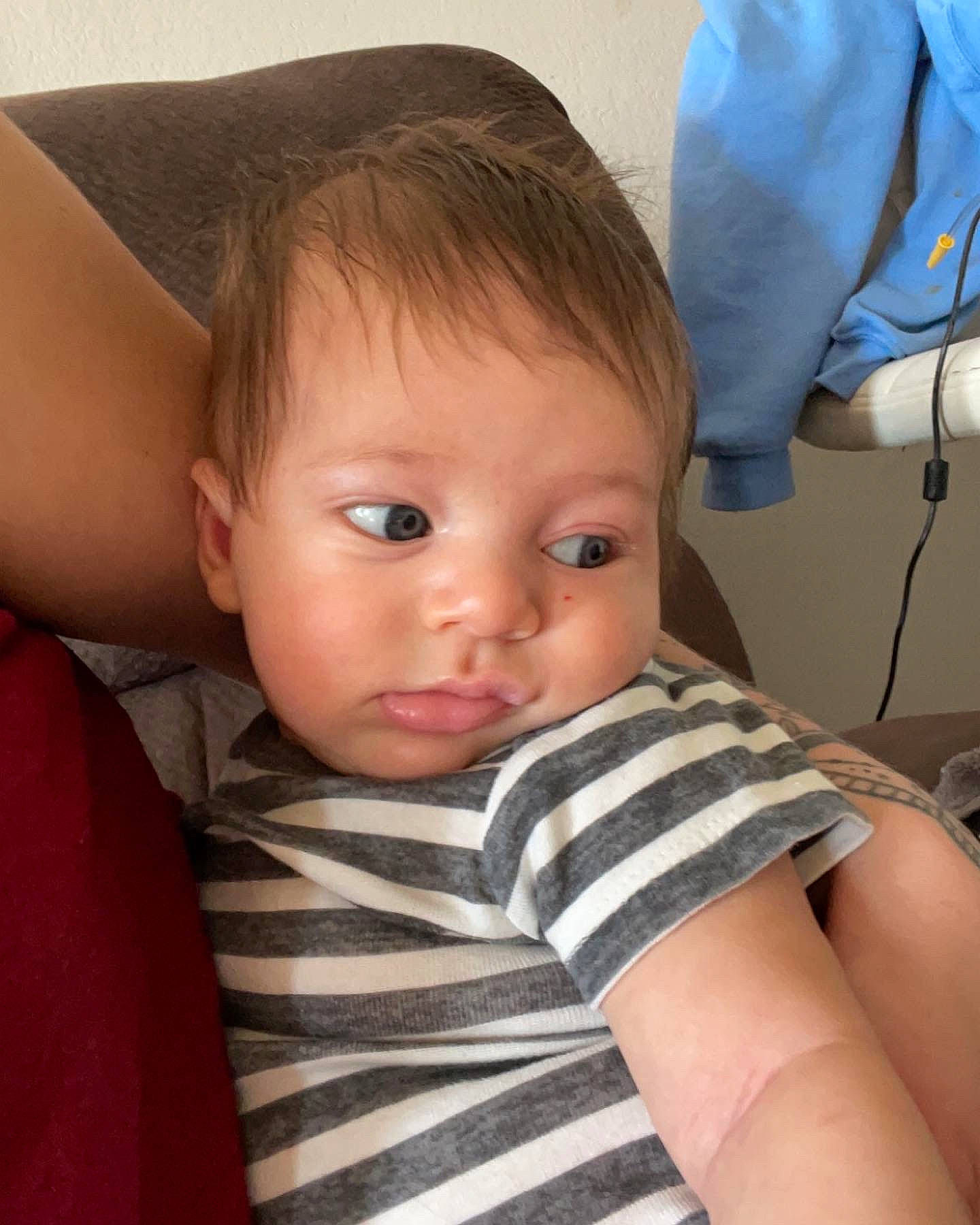 Kamali is registered to the contest to win money with this photo: cheek, chin, comfort, elbow, eye, eyebrow, eyelash, finger, forehead, hairstyle, iris, joint, lip, mouth, neck, nose, person, shoulder, skin, standing