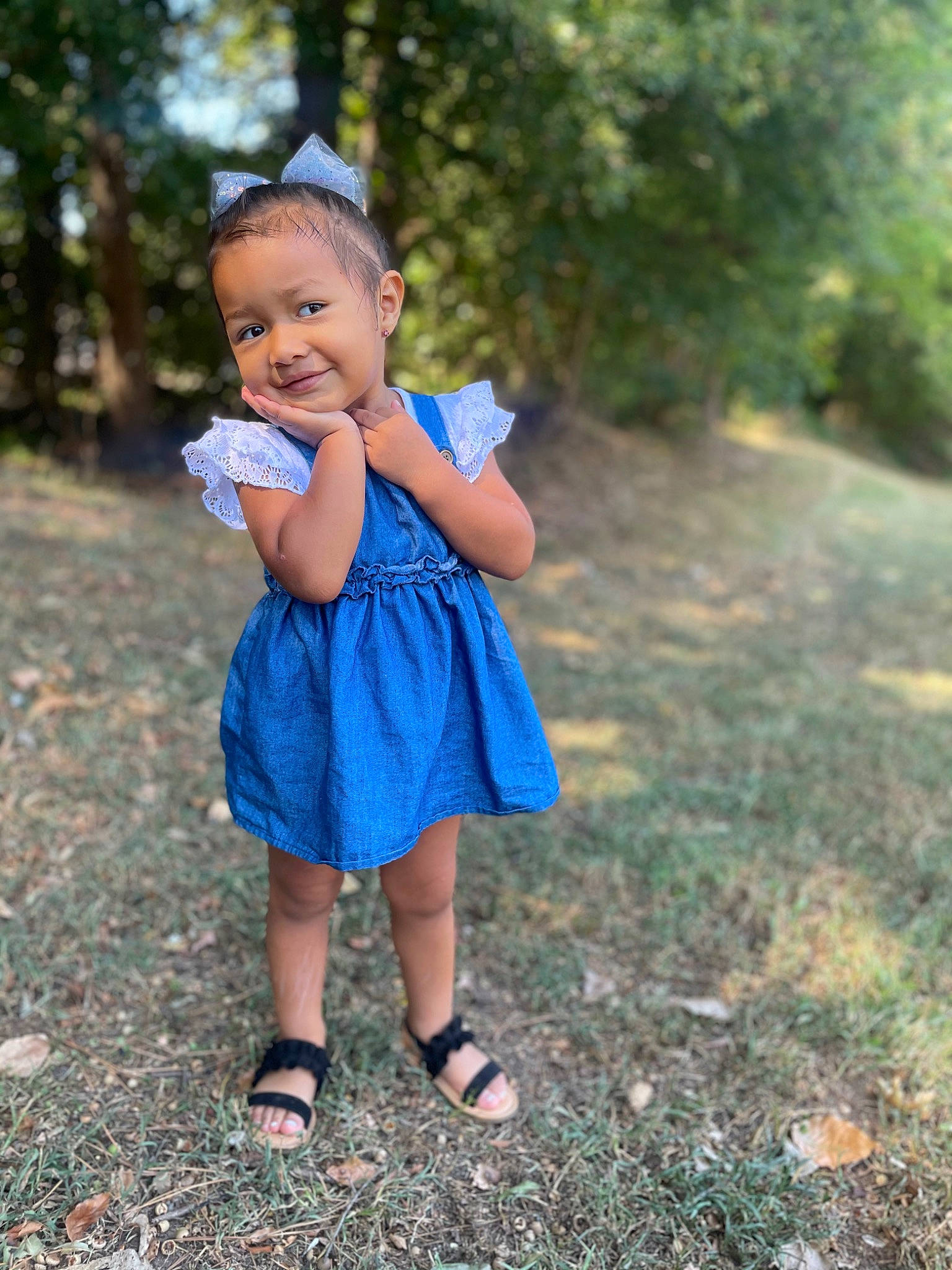 Deimy Kehlani is registered to the contest to win money with this photo: baby, baby_toddler_clothing, botany, child, electric_blue, fun, grass, grassland, hairstyle, happy, joy, leisure, pattern, people_in_nature, person, plant, sleeve, smile, standing, sunlight