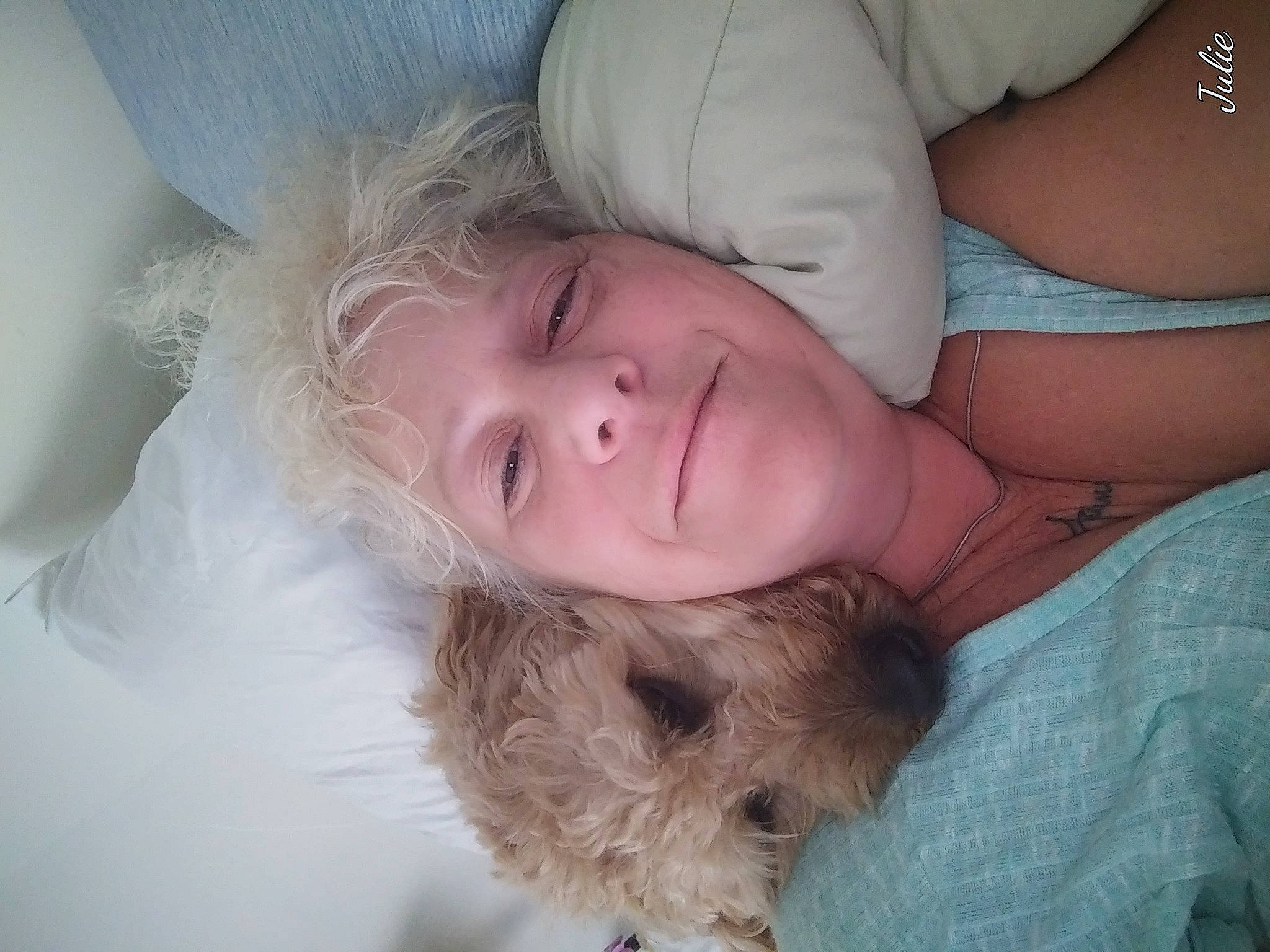 Simba is registered to the contest to win money with this photo: carnivore, cheek, comfort, ear, eye, eyebrow, eyelash, gesture, happy, human_body, iris, lip, long_hair, mouth, neck, nose, organ, skin, smile, trunk