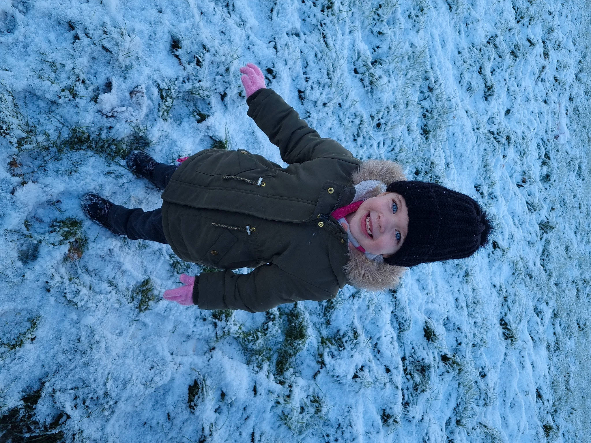 Bronya is registered to the contest to win money with this photo: adventure, electric_blue, freezing, frost, fun, geological_phenomenon, glove, grass, head, headwear, ice_cap, jacket, joy, leisure, outdoor_recreation, people_in_nature, person, recreation, slope, smile