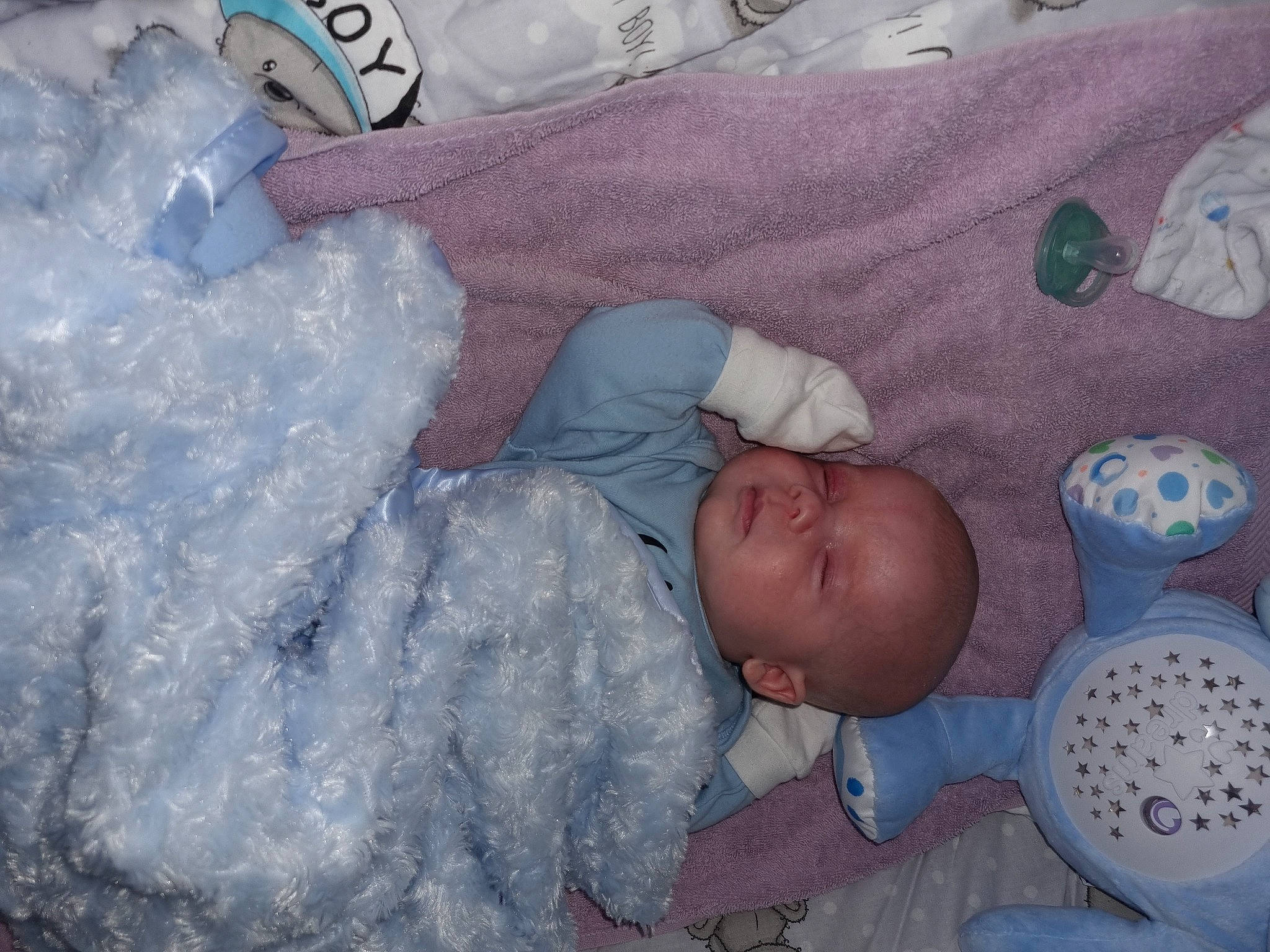 Cairo is registered to the contest to win money with this photo: baby, baby_products, baby_safety, baby_sleeping, baby_toddler_clothing, bed, bedding, bedtime, child, comfort, infant_bed, linens, nap, pattern, person, room, sleep, toddler