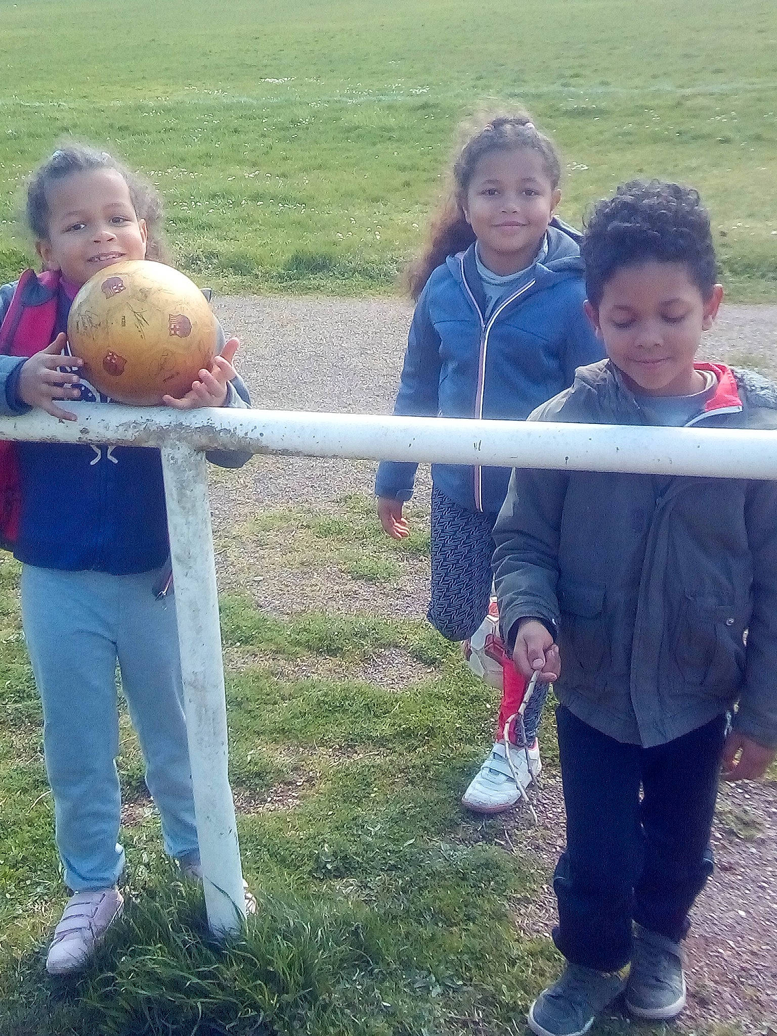 Ilhan participe au concours pour gagner de l'argent avec cette photo : child, joy, person