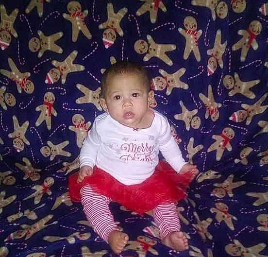 Ambrielle is registered to the contest to win money with this photo: baby, cheek, child, cool, face, family, fun, happy, head, leaf, night, people, person, plant, play, sitting, sky, smile, t_shirt, toddler