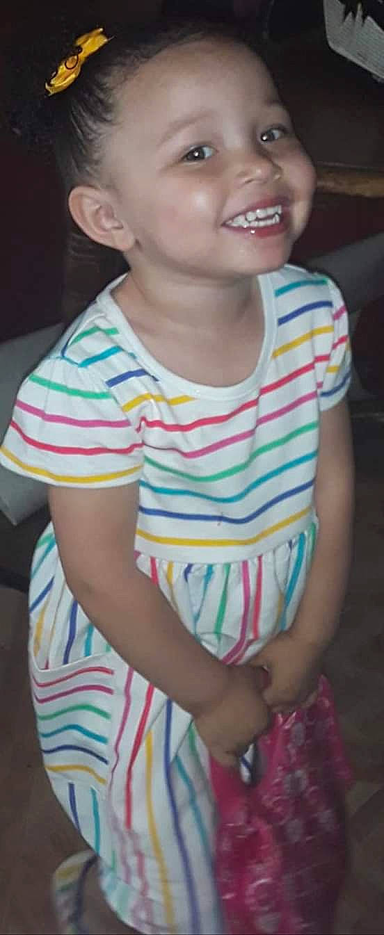 Aunisty is registered to the contest to win money with this photo: arm, cheek, child, chin, cool, eye, face, facial_expression, fun, head, joy, lip, mouth, neck, nose, organ, person, play, skin, smile