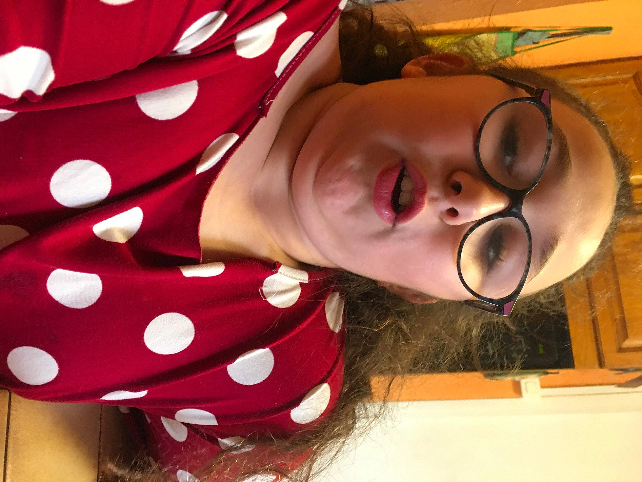 Mila a rejoint le concours — aidez-le/la à gagner de superbes lots ! carmine, cool, eyebrow, eyelash, eyewear, fashion_accessory, fun, glasses, happy, headgear, lip, magenta, mouth, nose, pattern, person, personal_protective_equipment, selfie, sunglasses, vision_care