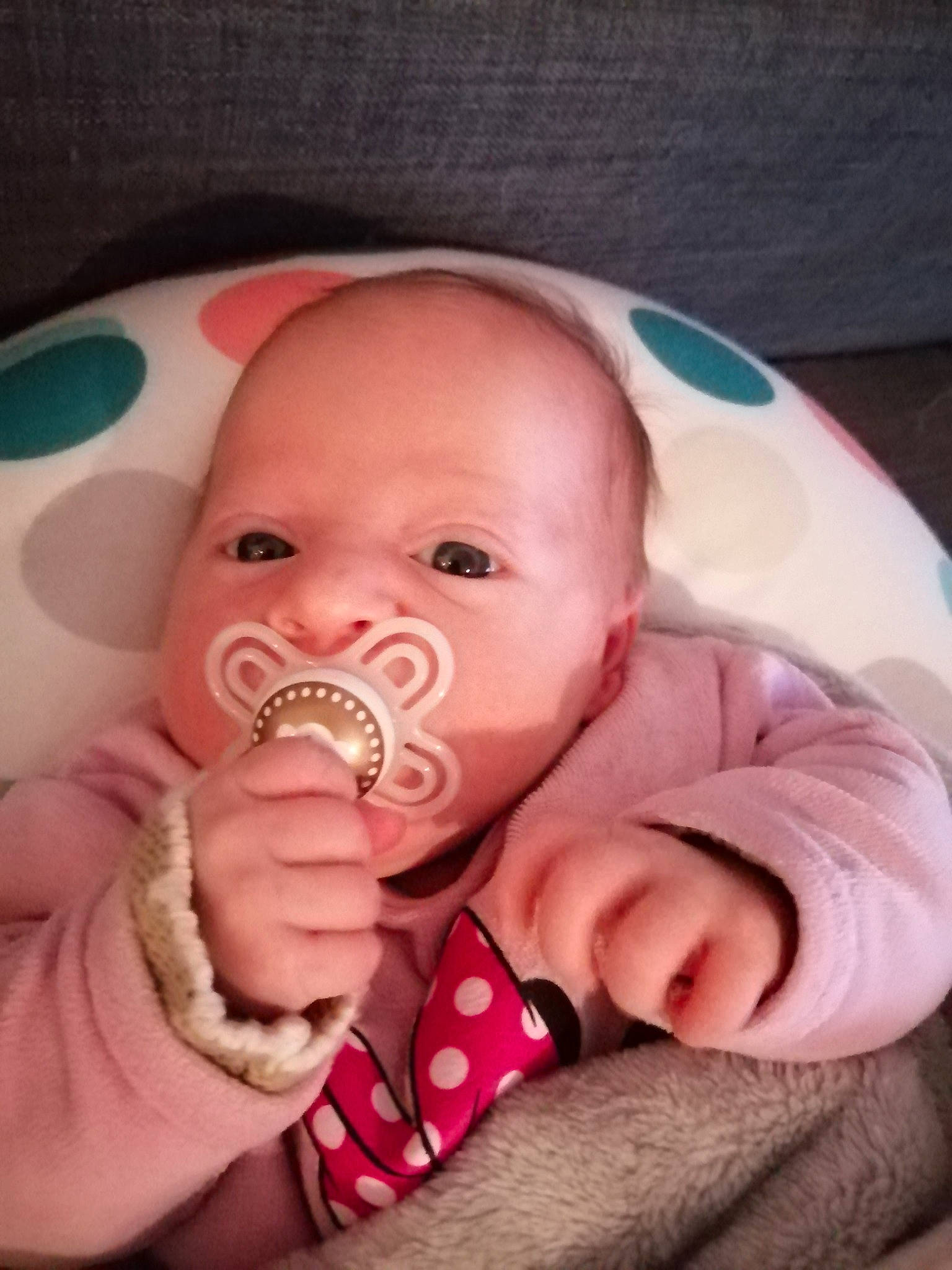 Lénaëlle participe au concours pour gagner de l'argent avec cette photo : baby, cheek, child, head, mouth, nose, person, pink, toddler