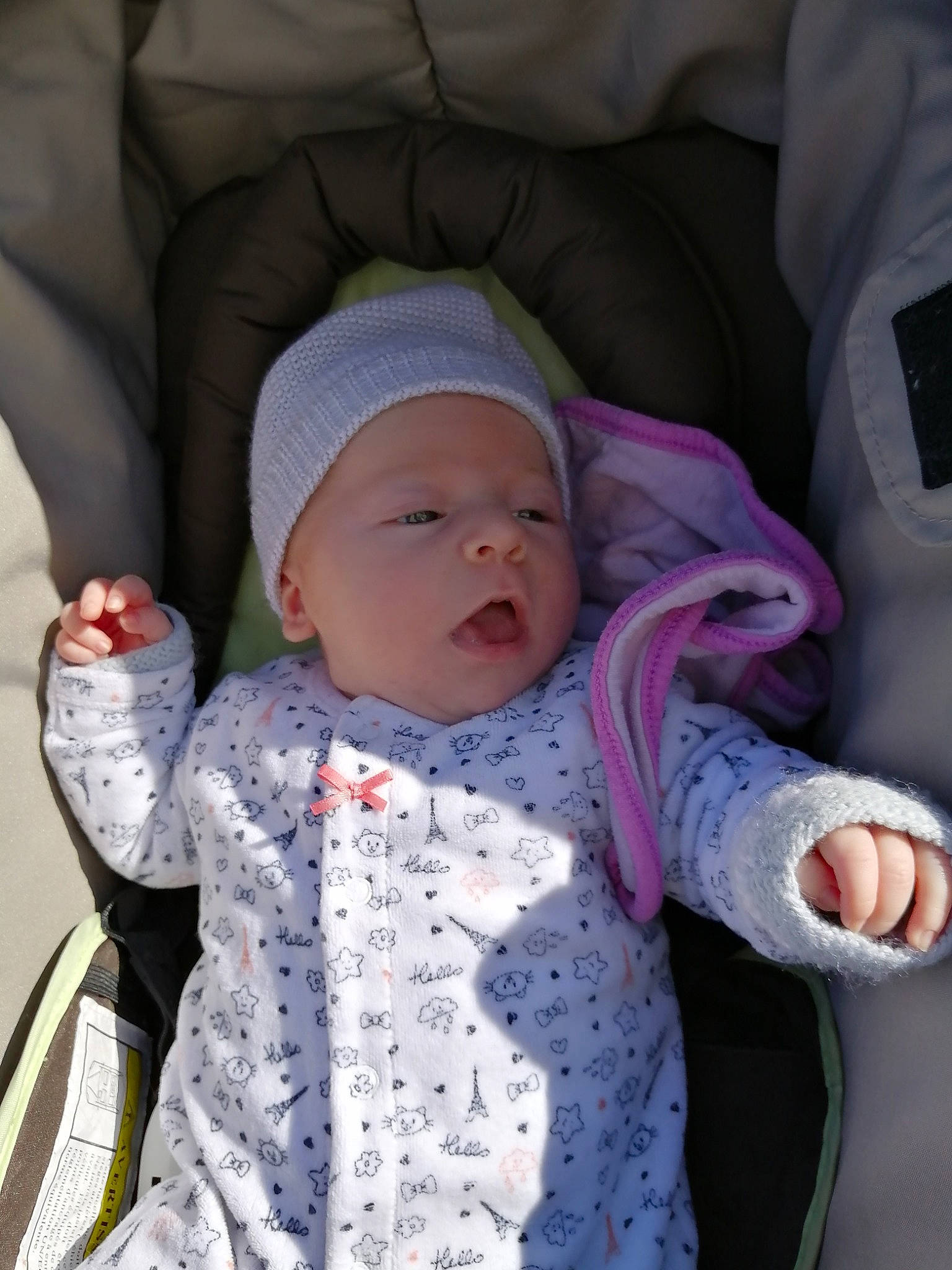 Lénaëlle a rejoint le concours — aidez-le/la à gagner de superbes lots ! baby, baby_carriage, baby_products, cheek, child, headwear, person, product, skin, toddler