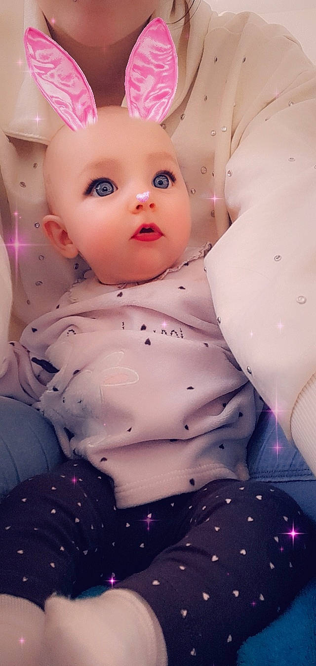 Louna participe au concours pour gagner de l'argent avec cette photo : abdomen, cheek, chest, doll, eye, eyelash, fur, gesture, happy, human_body, lip, magenta, navel, pattern, pink, purple, skin, toy, trunk, waist