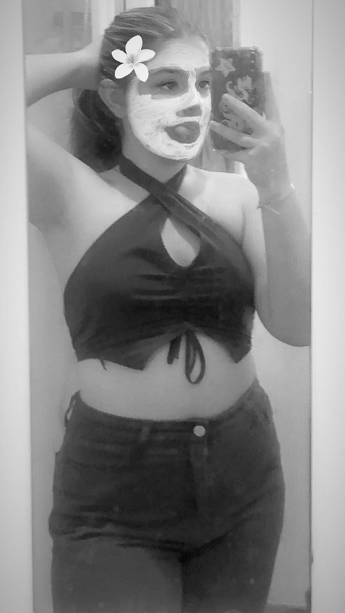 Kelia a rejoint le concours — aidez-le/la à gagner de superbes lots ! abdomen, art, black, black_and_white, black_hair, chest, eyewear, gesture, hair, human_body, monochrome, monochrome_photography, person, shoulder, style, sunglasses, thigh, trunk, undergarment, waist