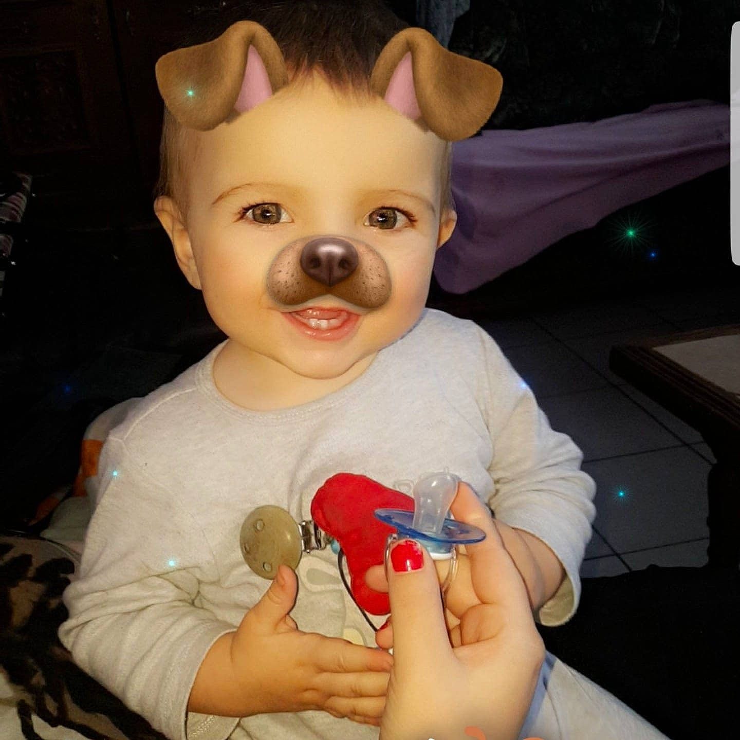 Nihno a rejoint le concours — aidez-le/la à gagner de superbes lots ! arm, baby, cheek, child, ear, eye, face, hand, head, lip, mouth, nose, organ, person, play, skin, toddler, toy