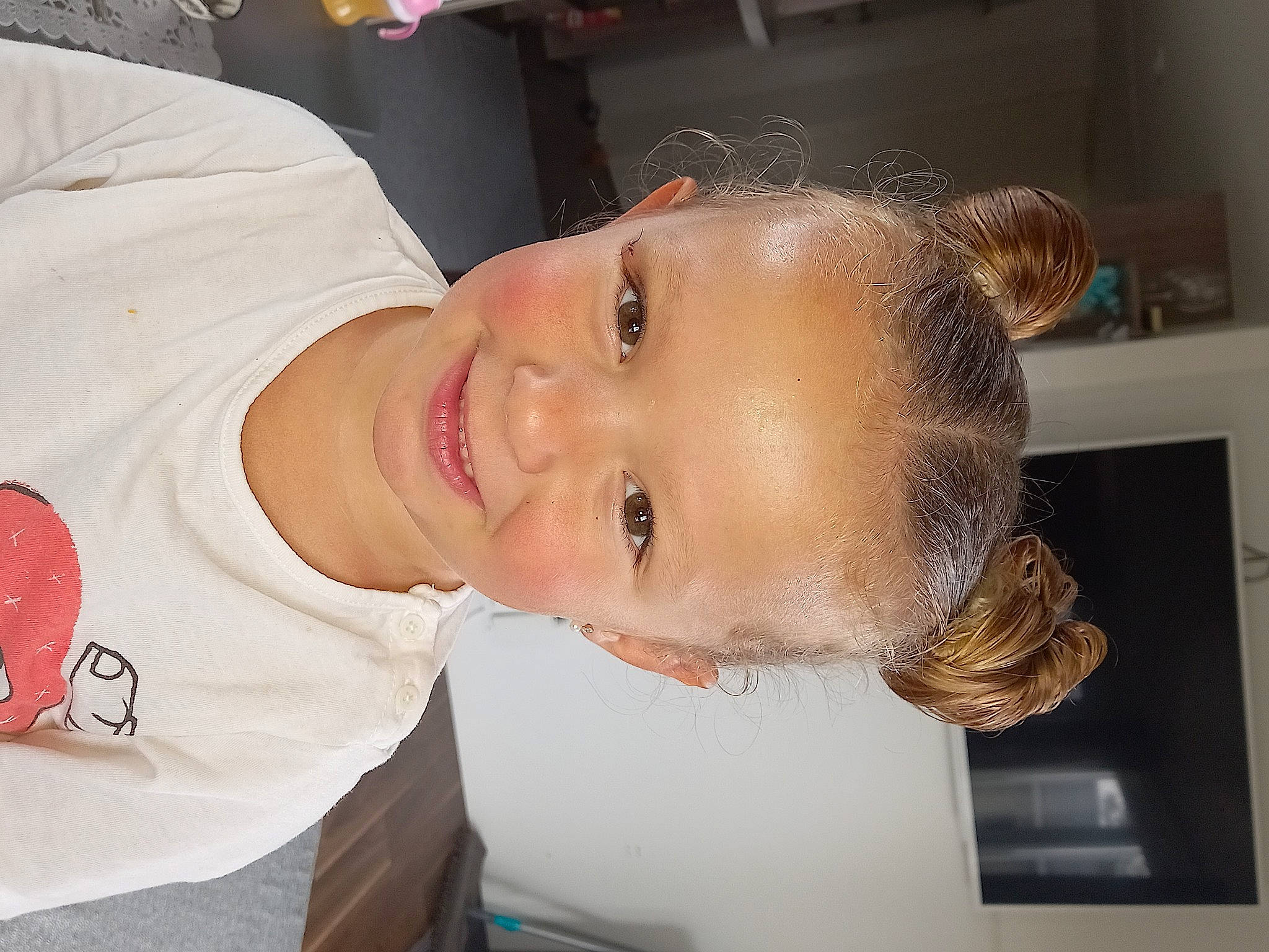 Sarah participe au concours pour gagner de l'argent avec cette photo : baby_toddler_clothing, bathing, cheek, chest, child, chin, ear, eyebrow, eyelash, forehead, fun, happy, jaw, joy, lip, mouth, nose, person, skin, smile