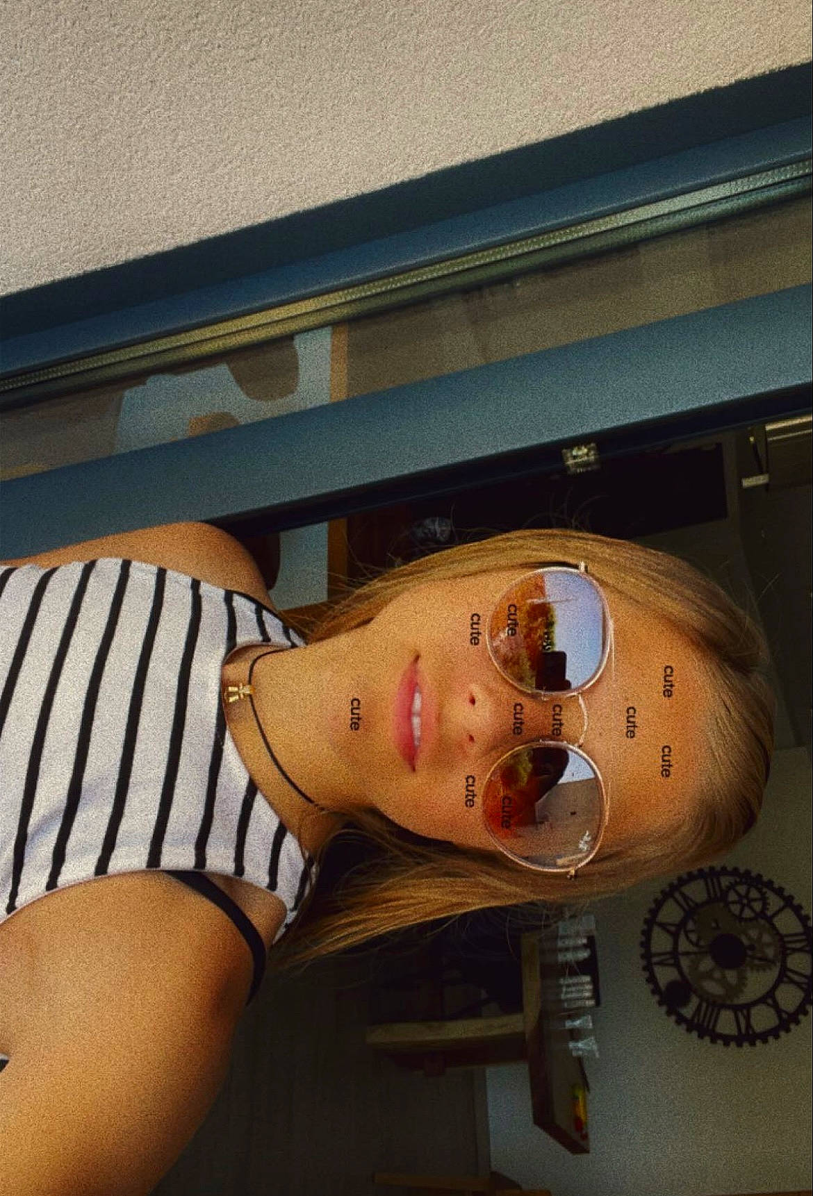 Sienna participe au concours pour gagner de l'argent avec cette photo : abdomen, art, artifact, chest, elbow, eyewear, flesh, fun, human_leg, jaw, knee, metal, person, thigh, throat, trunk, waist, window, wood, wrist