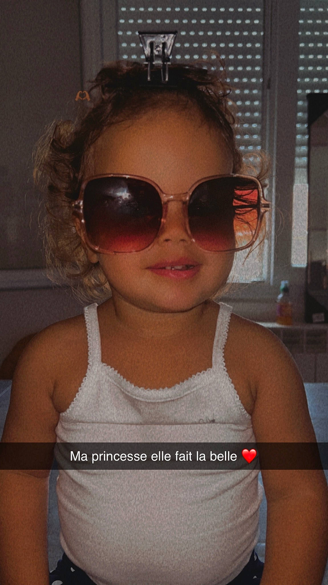 Keïna participe au concours pour gagner de l'argent avec cette photo : active_tank, baby_toddler_clothing, cheek, dress, eye_glass_accessory, eyelash, eyewear, glasses, goggles, hair, happy, lip, nose, person, skin, sleeveless_shirt, smile, sunglasses, toddler, undershirt