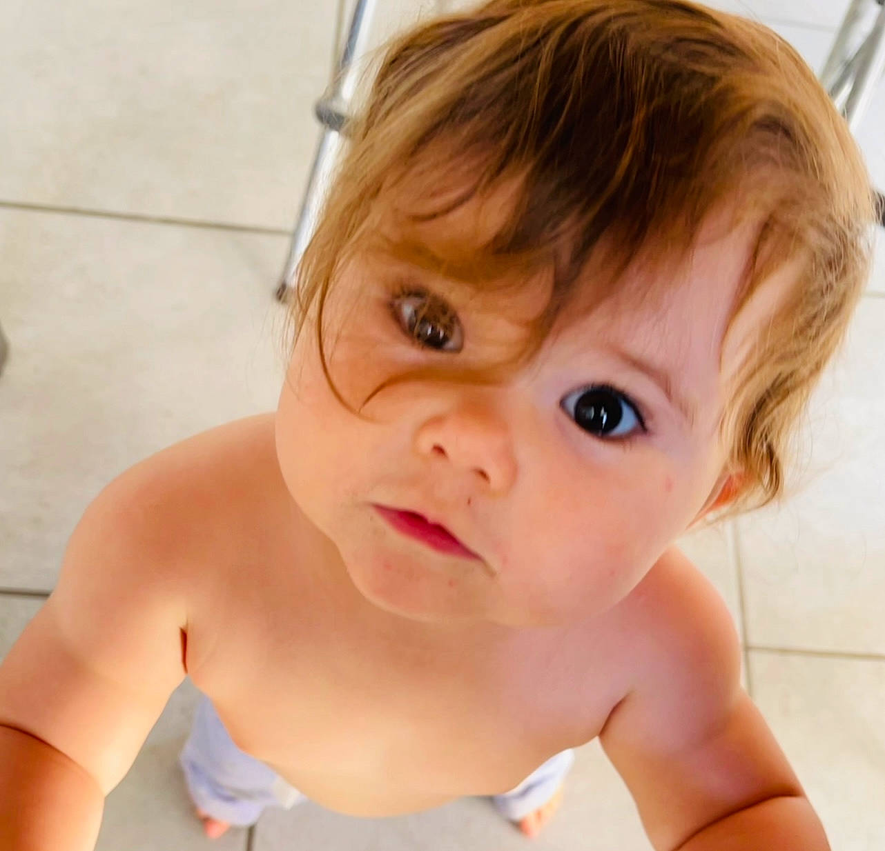 Zoe a rejoint le concours — aidez-le/la à gagner de superbes lots ! cheek, ear, eye, eyebrow, eyelash, finger, forehead, gesture, hair, happy, human_body, iris, jaw, lip, mouth, muscle, nose, person, skin, toddler