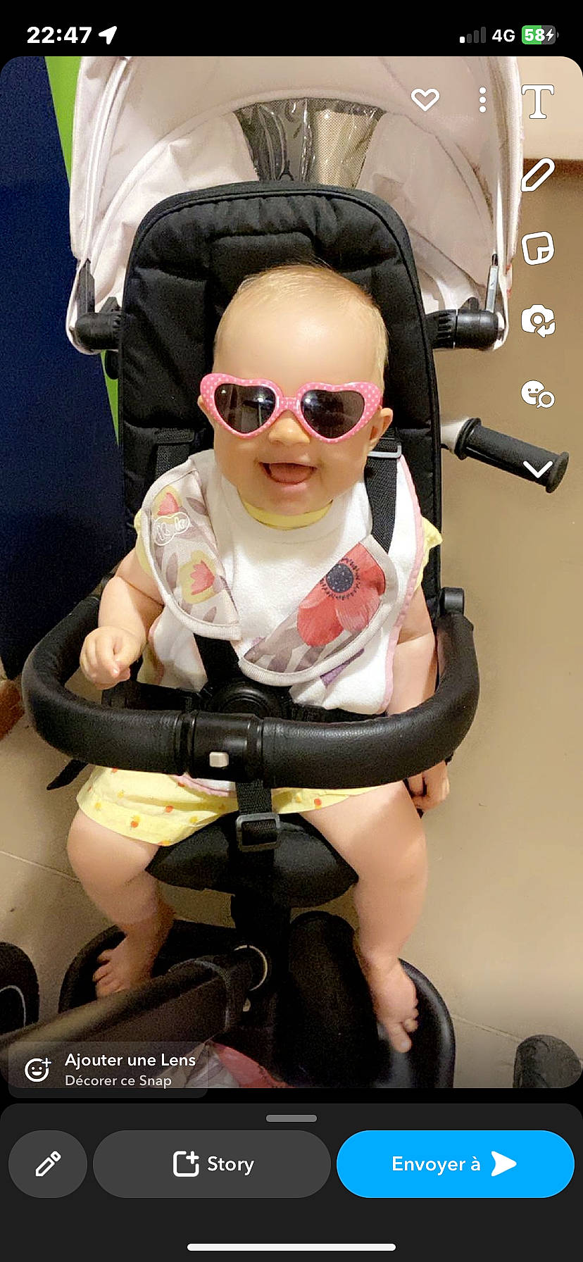 Alina participe au concours pour gagner de l'argent avec cette photo : auto_part, automotive_design, baby, baby_carriage, baby_products, car_seat, cheek, child, comfort, cool, eyewear, fun, goggles, hairstyle, joy, lap, person, seat_belt, sunglasses, thigh