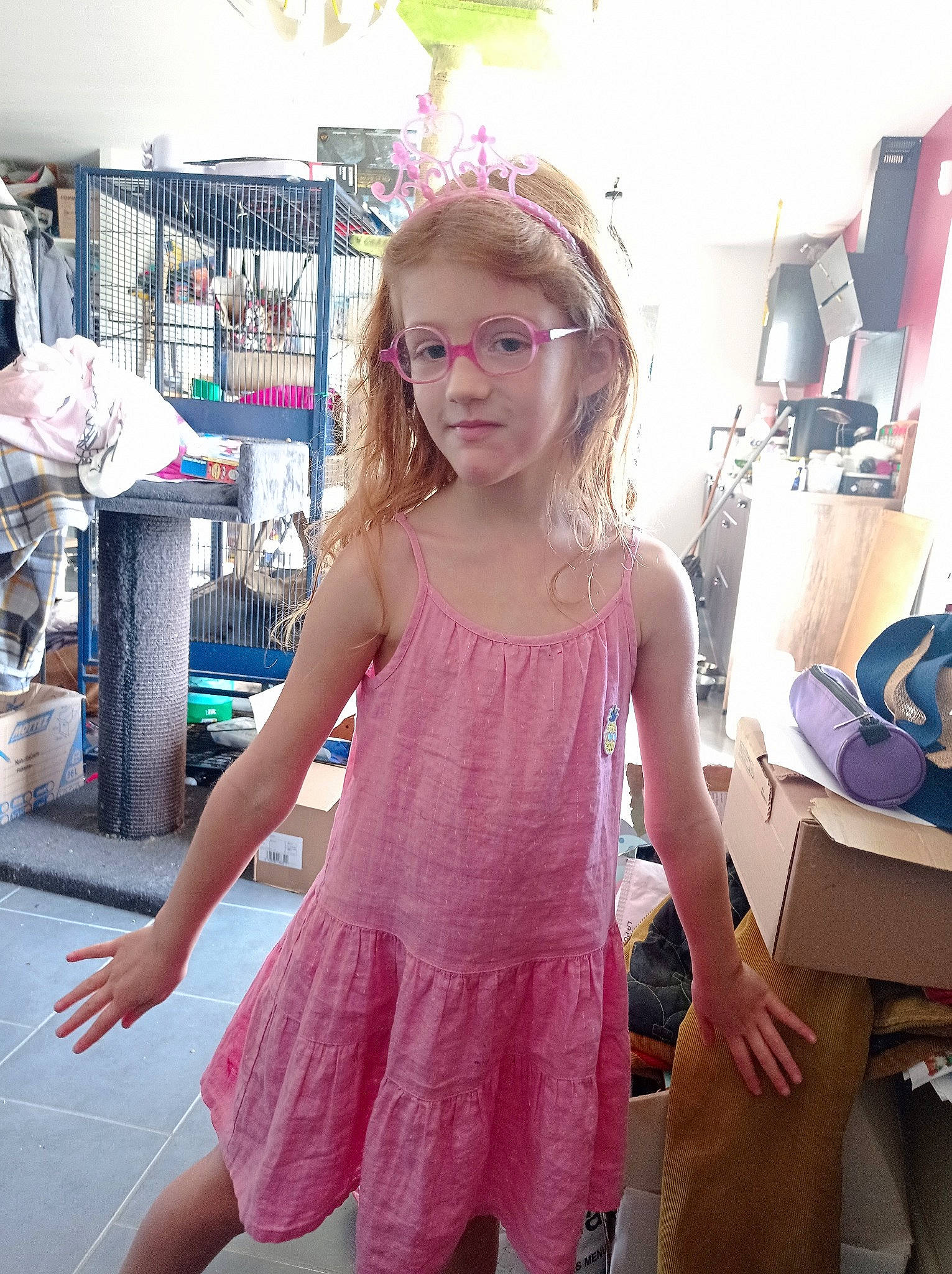 Valentina participe au concours pour gagner de l'argent avec cette photo : baby_toddler_clothing, blond, day_dress, dress, embellishment, eyewear, fashion_accessory, fashion_design, fun, happy, human_leg, leisure, long_hair, magenta, person, pink, sleeve, thigh, toddler, trunk