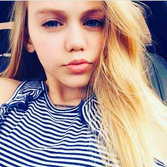 Kloe is registered to the contest to win money with this photo: beauty, blond, cheek, chin, cool, eye, eyebrow, face, forehead, hair, hair_coloring, hairstyle, head, layered_hair, lip, long_hair, nose, person, selfie, skin