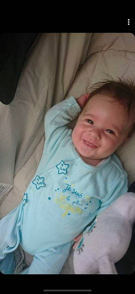 Keyden a rejoint le concours — aidez-le/la à gagner de superbes lots ! baby, bedtime, cheek, child, eye, face, iris, joy, linens, lip, nose, person, skin, sleep, smile, toddler