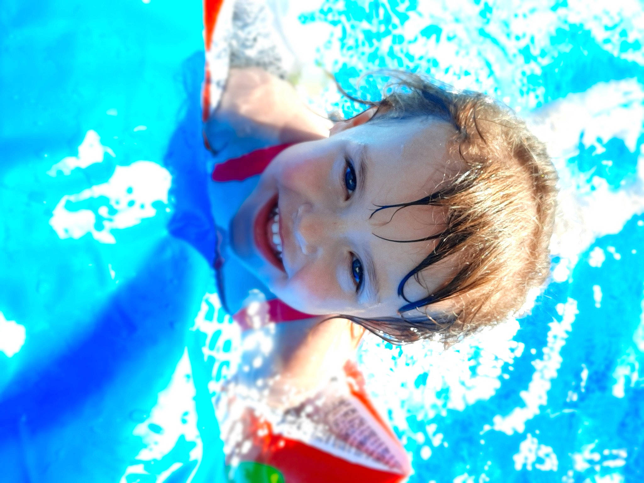 élyana participe au concours pour gagner de l'argent avec cette photo : azure, beauty, black_hair, child, design, electric_blue, event, flash_photography, fun, hair, happy, joy, leisure, people_in_nature, person, recreation, sky, smile, summer, sunlight