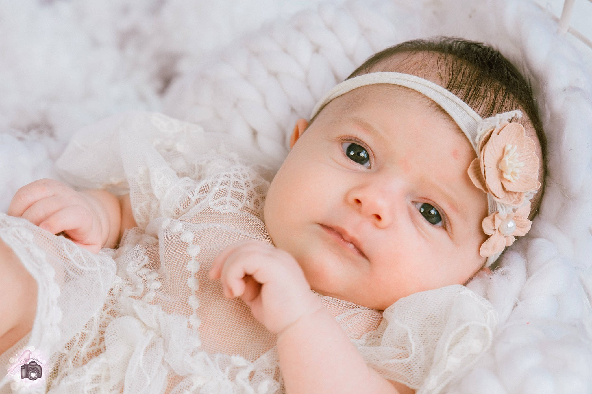 Ambre a rejoint le concours — aidez-le/la à gagner de superbes lots ! baby, beauty, cheek, child, close_up, ear, eye, face, hair_accessory, head, headwear, iris, lip, nose, person, photograph, photography, pink, portrait_photography, skin