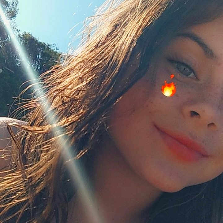 Anna a rejoint le concours — aidez-le/la à gagner de superbes lots ! beauty, cheek, close_up, cool, eye, eyebrow, face, hair, hairstyle, head, human, light, lip, nose, organ, photography, selfie, skin, sky, smile