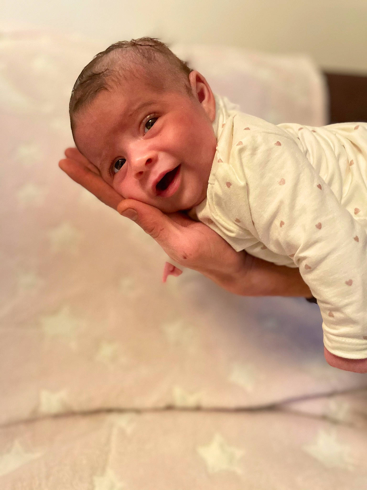 Giuliana participe au concours pour gagner de l'argent avec cette photo : baby, baby_crawling, baby_toddler_clothing, cheek, child, crawling, ear, facial_expression, laugh, mouth, nightwear, organ, person, portrait_photography, skin, toddler, tongue, tummy_time